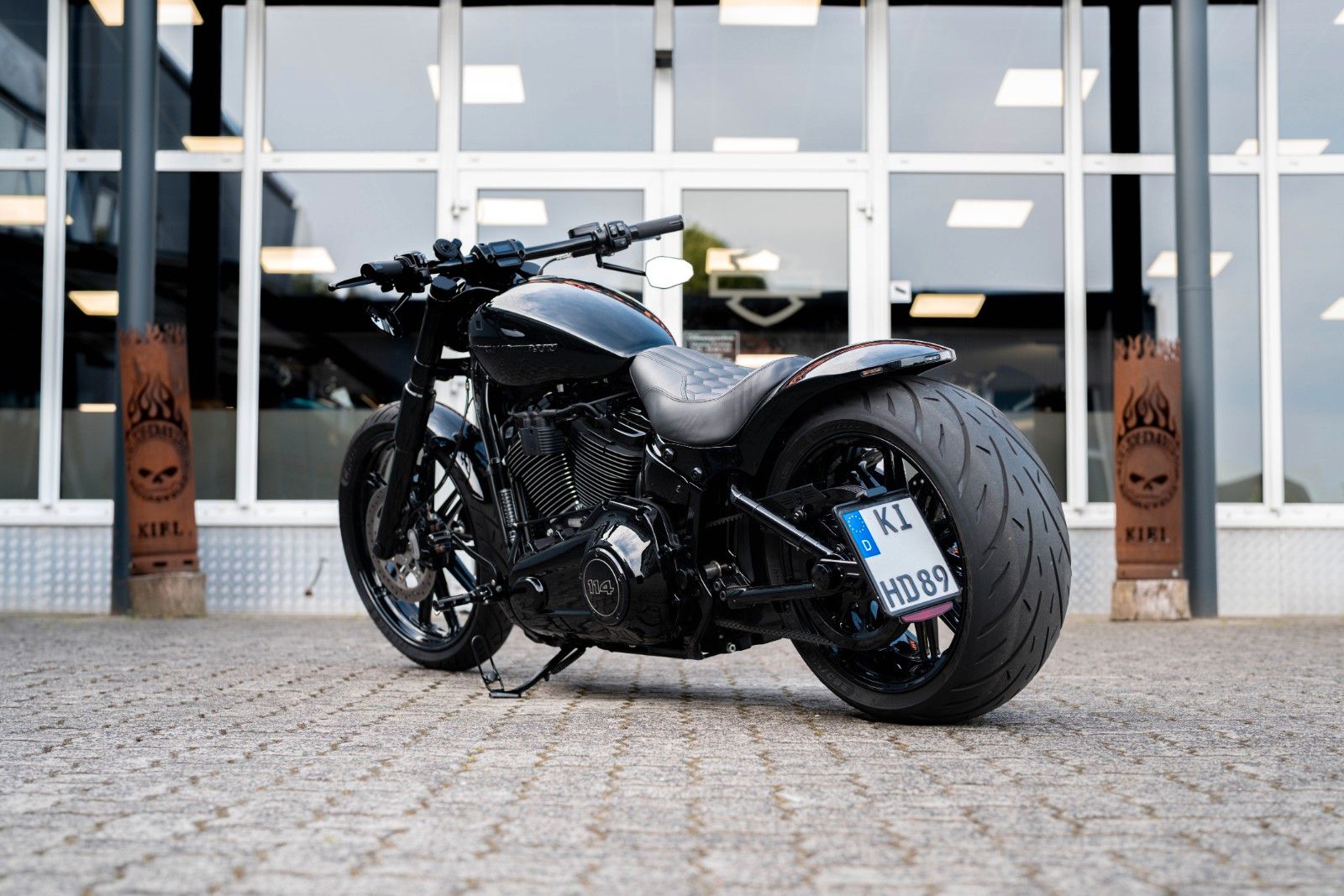 Fahrzeugabbildung Harley-Davidson FXBRS Breakout 114 cui - Kesstech BTC Gangster