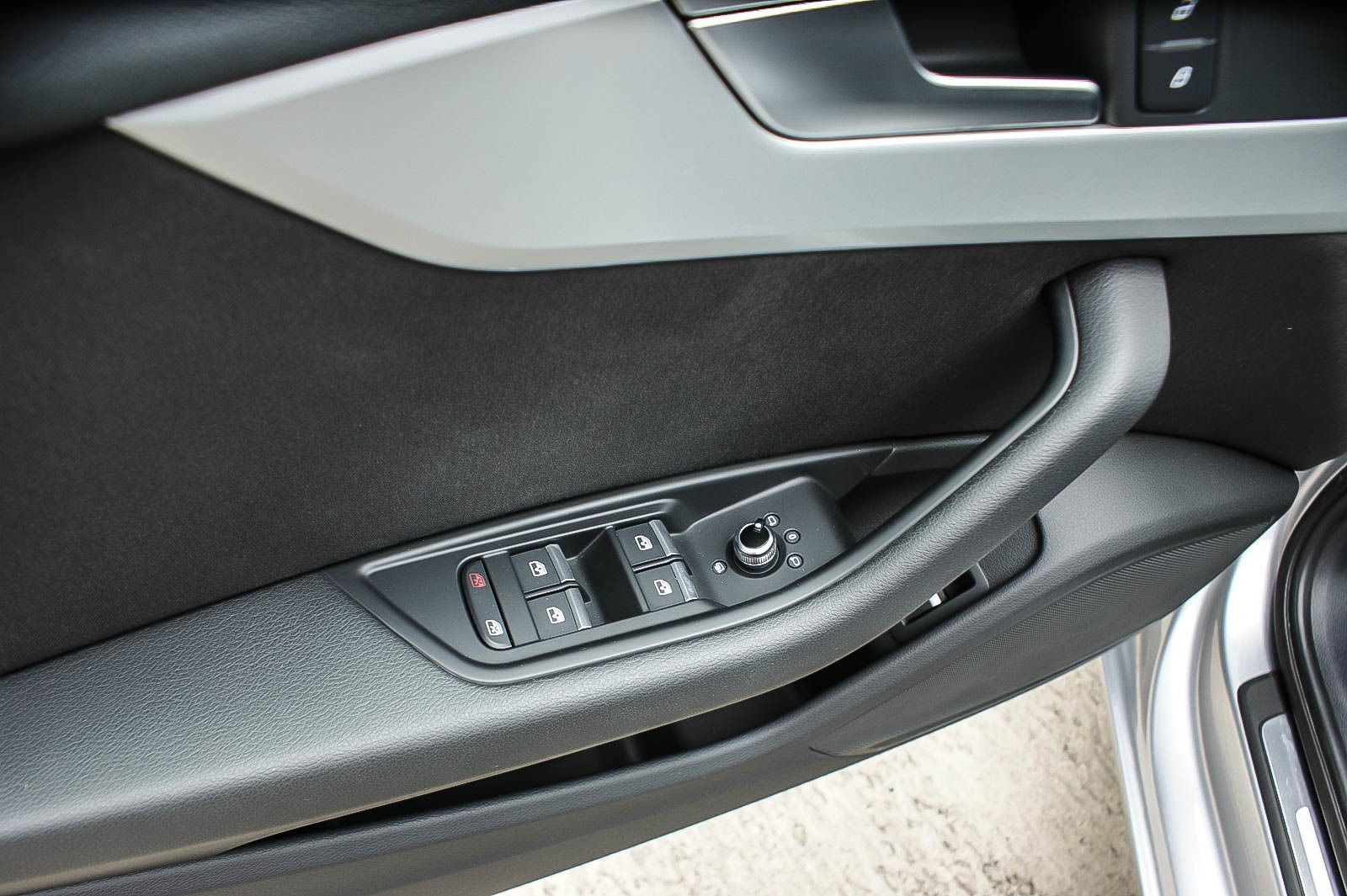 Fahrzeugabbildung Audi A4 Avant 14TFSI S-Tronic NAVI XENON ANHÄNGERKPLG