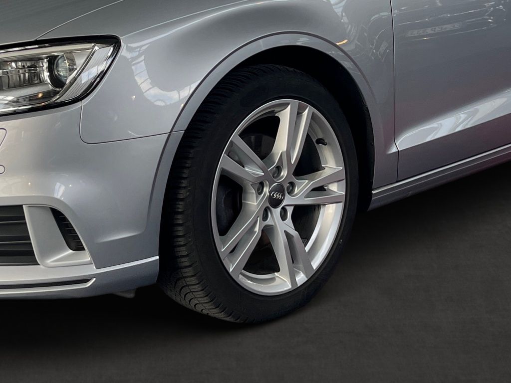 Fahrzeugabbildung Audi A3 35 TFSI Limo ACC Kamera Bi-Xenon PTS Navi