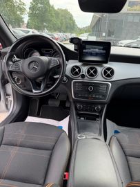 Mercedes CLA Shooting Brake - 11