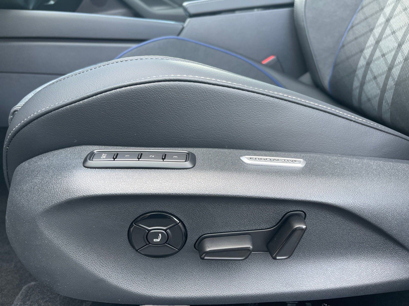 Volkswagen Passat Variant - Bild 14