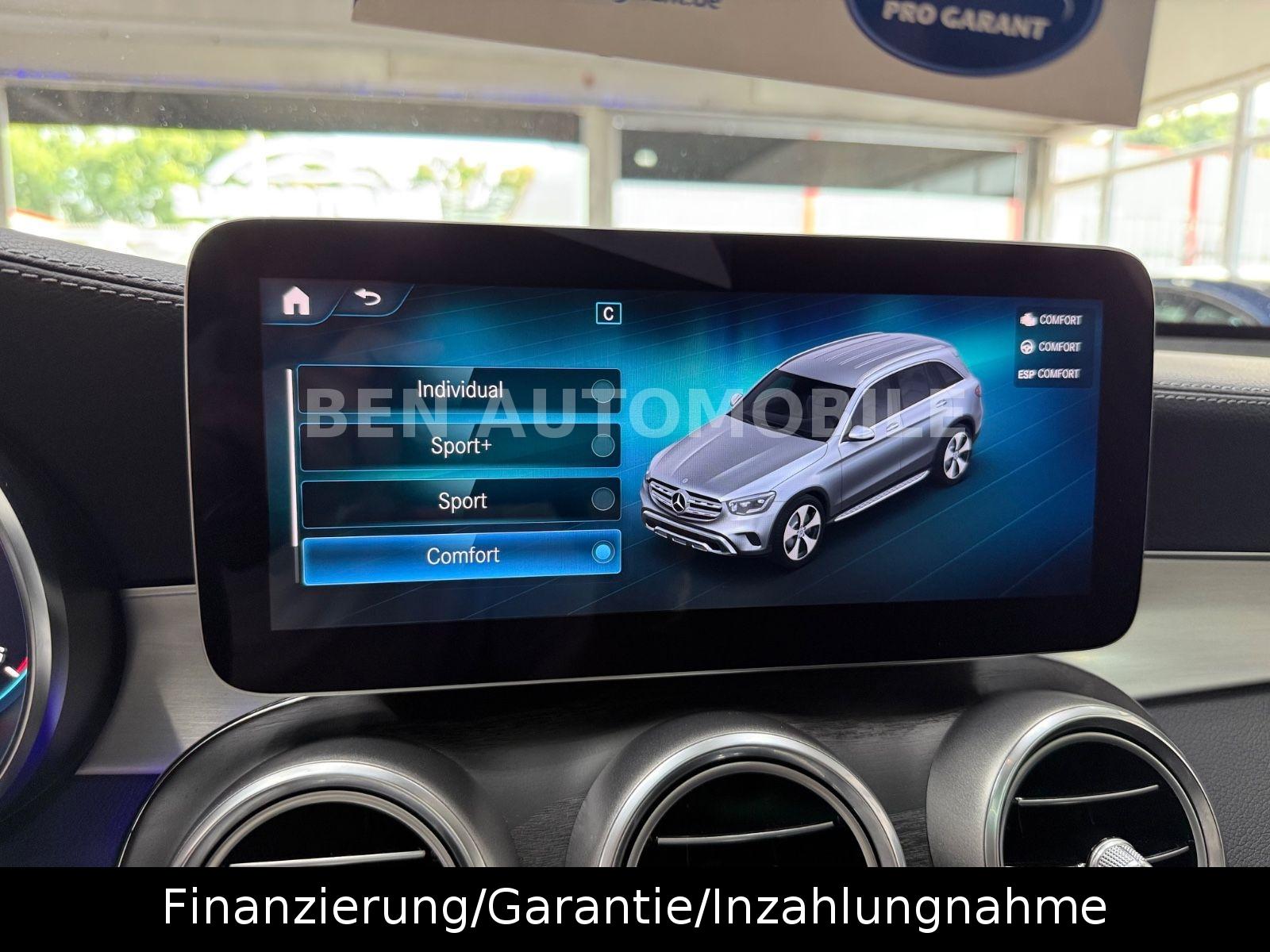 Mercedes-Benz GLC 300d 4Matic PANO+LED+RFK+AHK