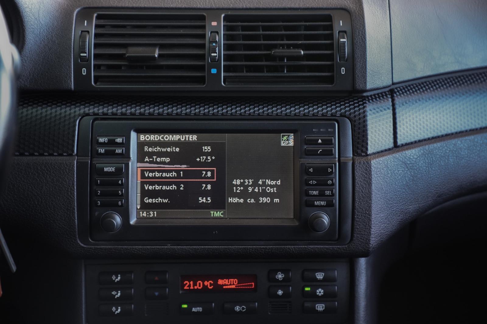 BMW 330 2004 — photo 17