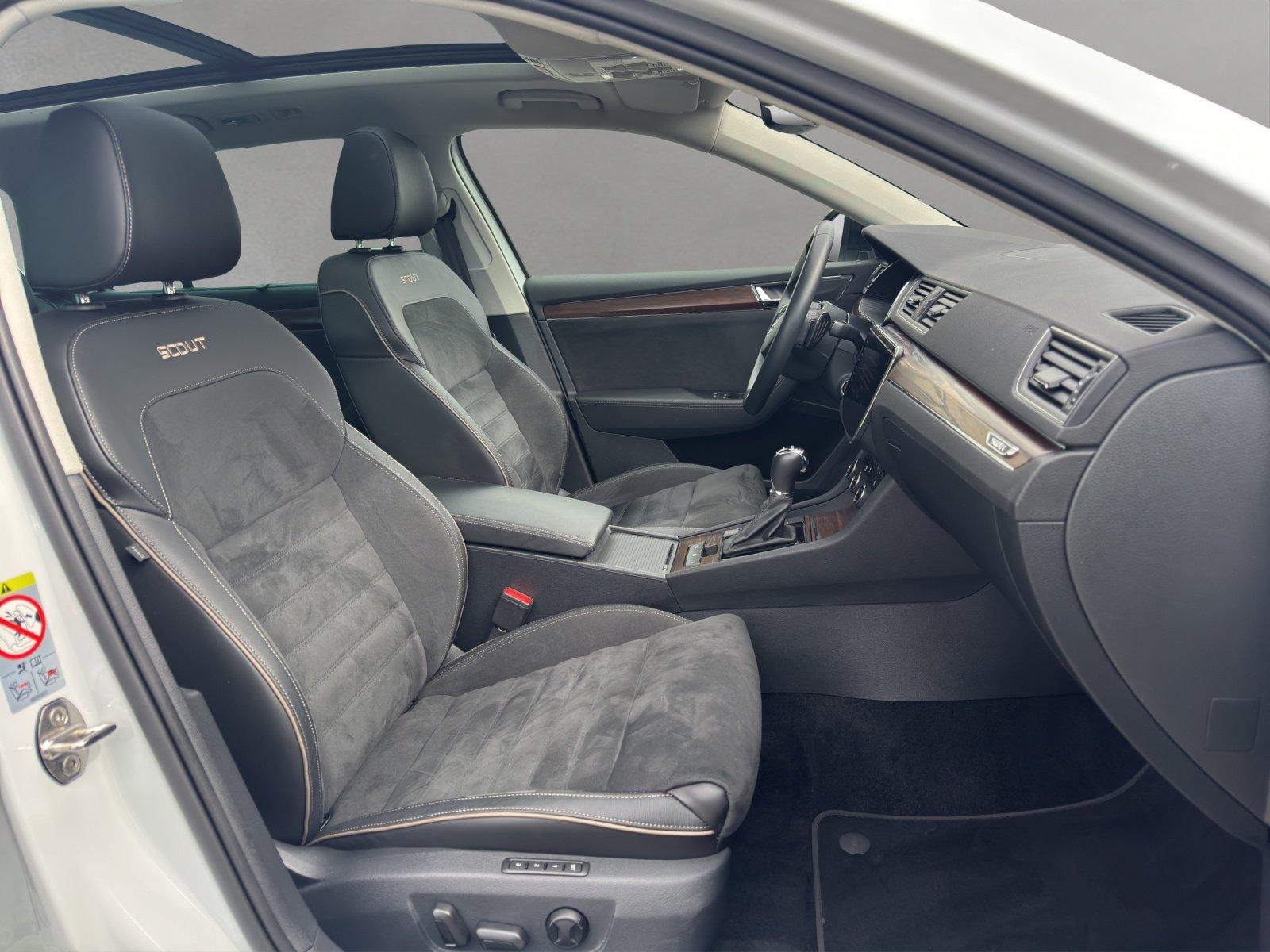 Skoda Superb Combi 2.0 TDI Scout Final Edt./AHK/PANO/