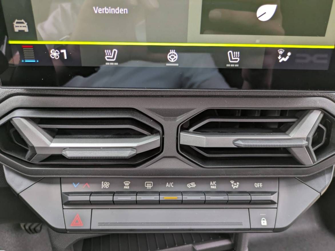 Fahrzeugabbildung Dacia Neuer Dacia Duster Expression TCe 130