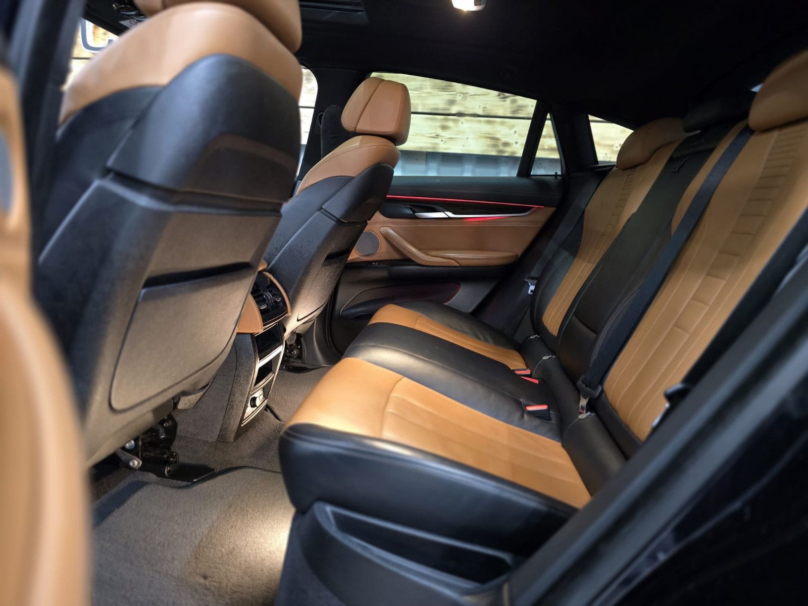 Fahrzeugabbildung BMW X6 xDrive 30d M-Paket/Schiebedach/GARANTIE+TÜV