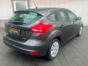 Ford Focus - 10