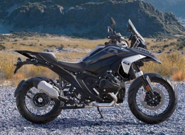 BMW R 1300 GS 'Triple Black' + Speiche 'Eröffnungsan