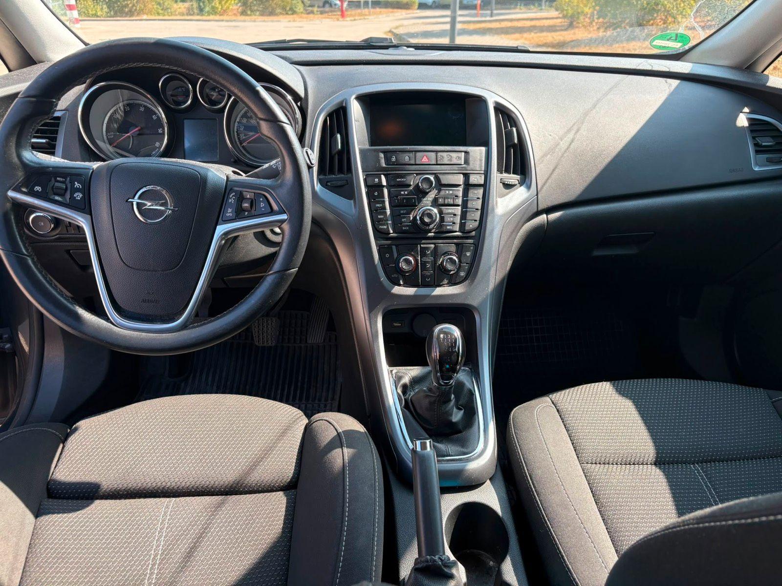 Opel Astra 2015 — photo 7