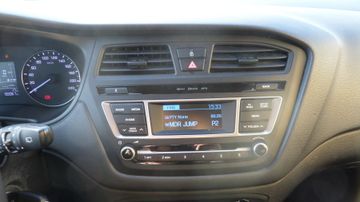 Hyundai i20 Trend 1.2 84 PS mit Klima Sitzheizung vorn E