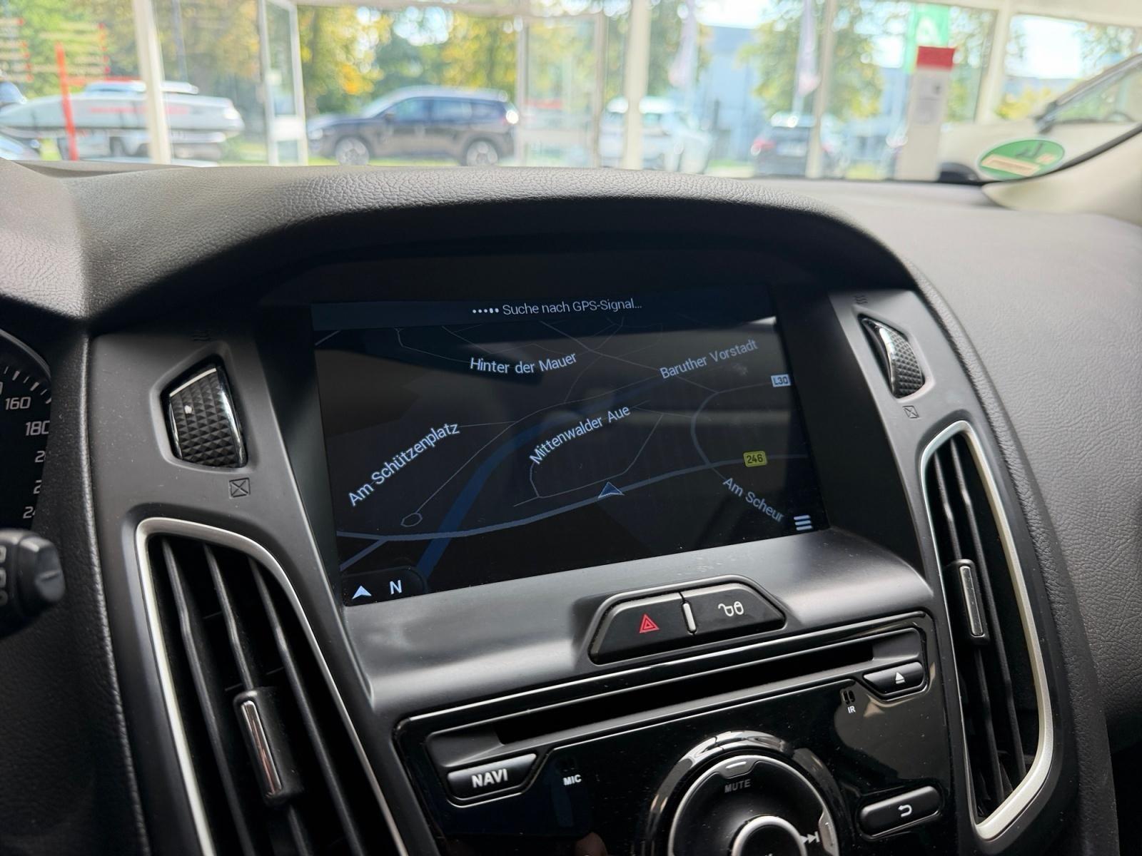Ford Focus 2014 — photo 15