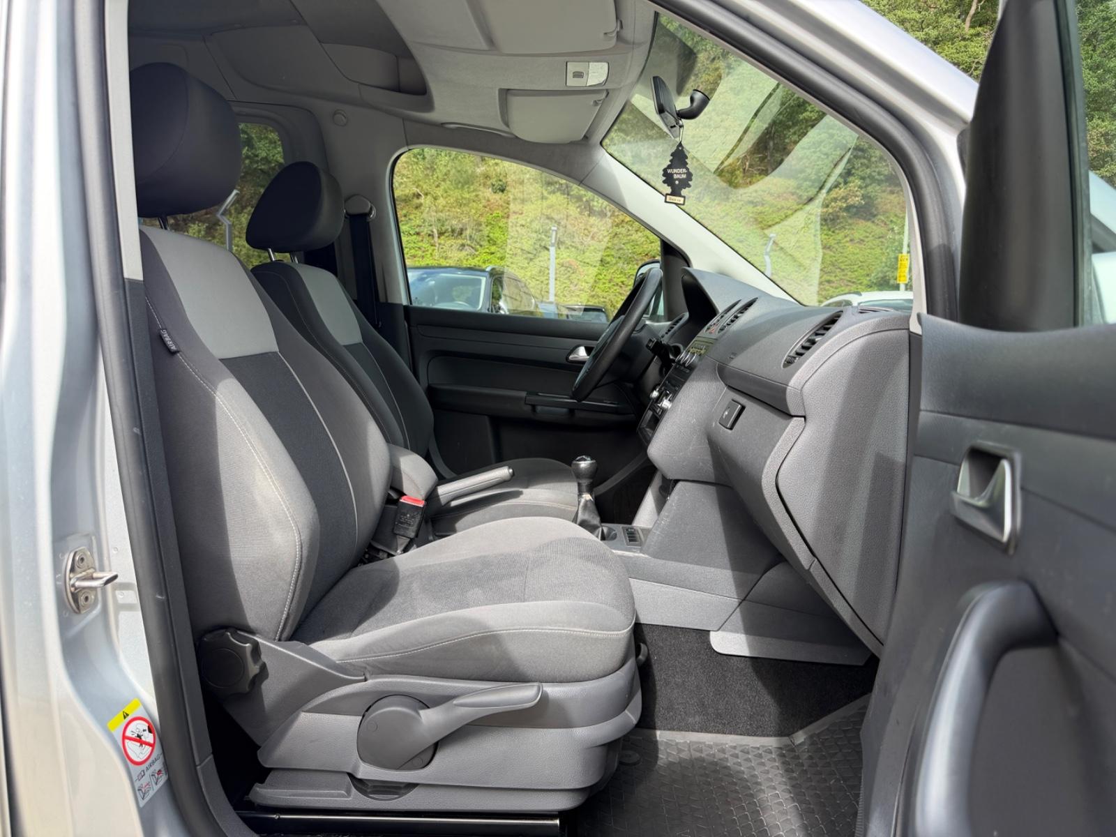 Volkswagen Caddy Kombi Trendline 7Sitze/Klima/Tempo/TÜVNeu