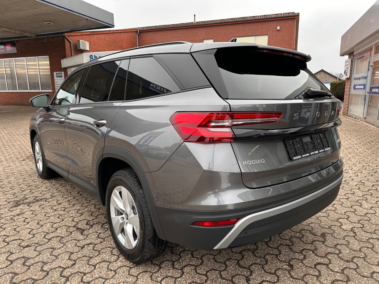 Fahrzeugabbildung SKODA Kodiaq 1.5 eTSI Selection DSG ACC/LED/PDC/SHZ