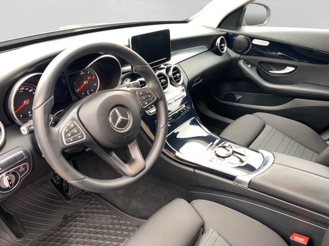 Fahrzeugabbildung Mercedes-Benz C 250 Td Avantgarde+LED+Distronic Plus+Navi+AHK