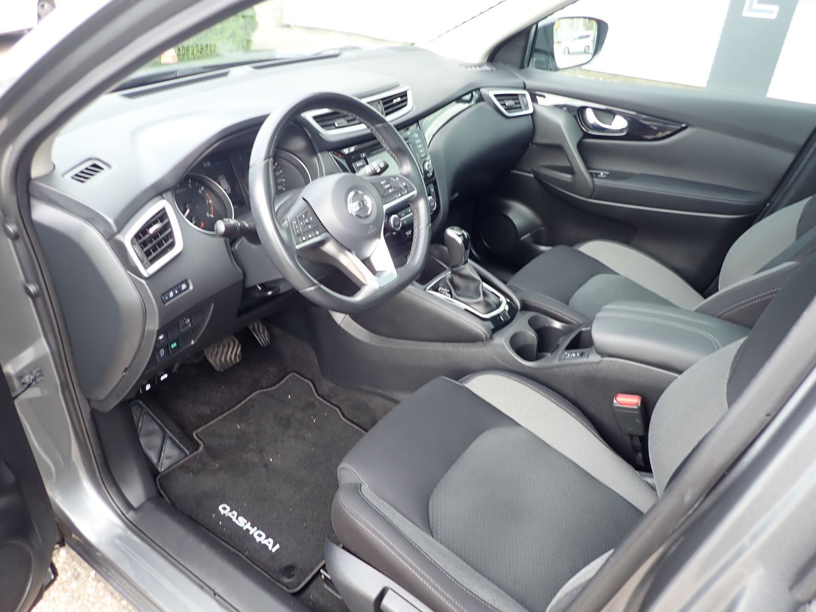 Fahrzeugabbildung Nissan Qashqai (J11E) Zama