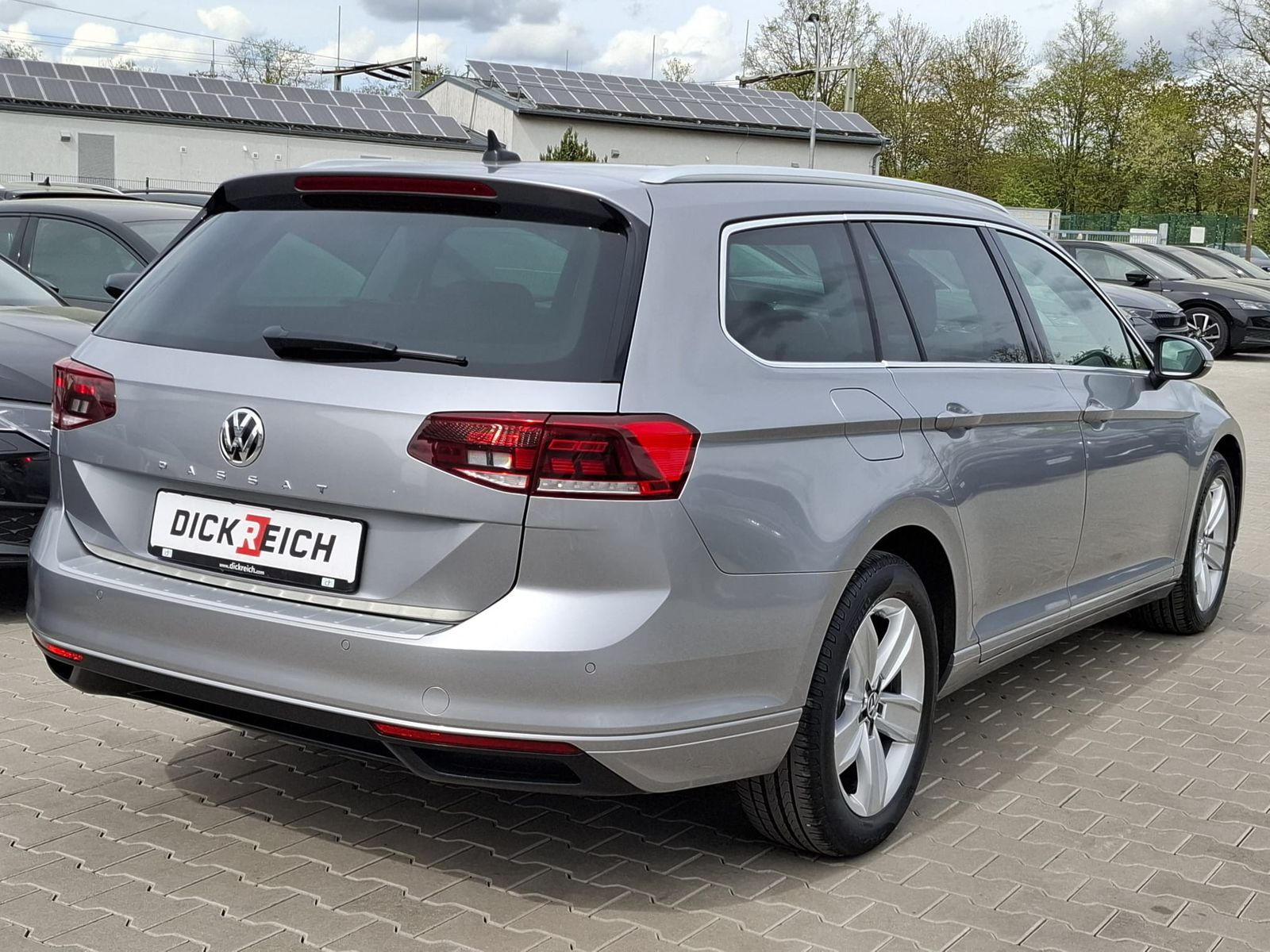 Fahrzeugabbildung Volkswagen Passat 2.0 TDI Business DSG PANO*AHK*ACC*KAMERA