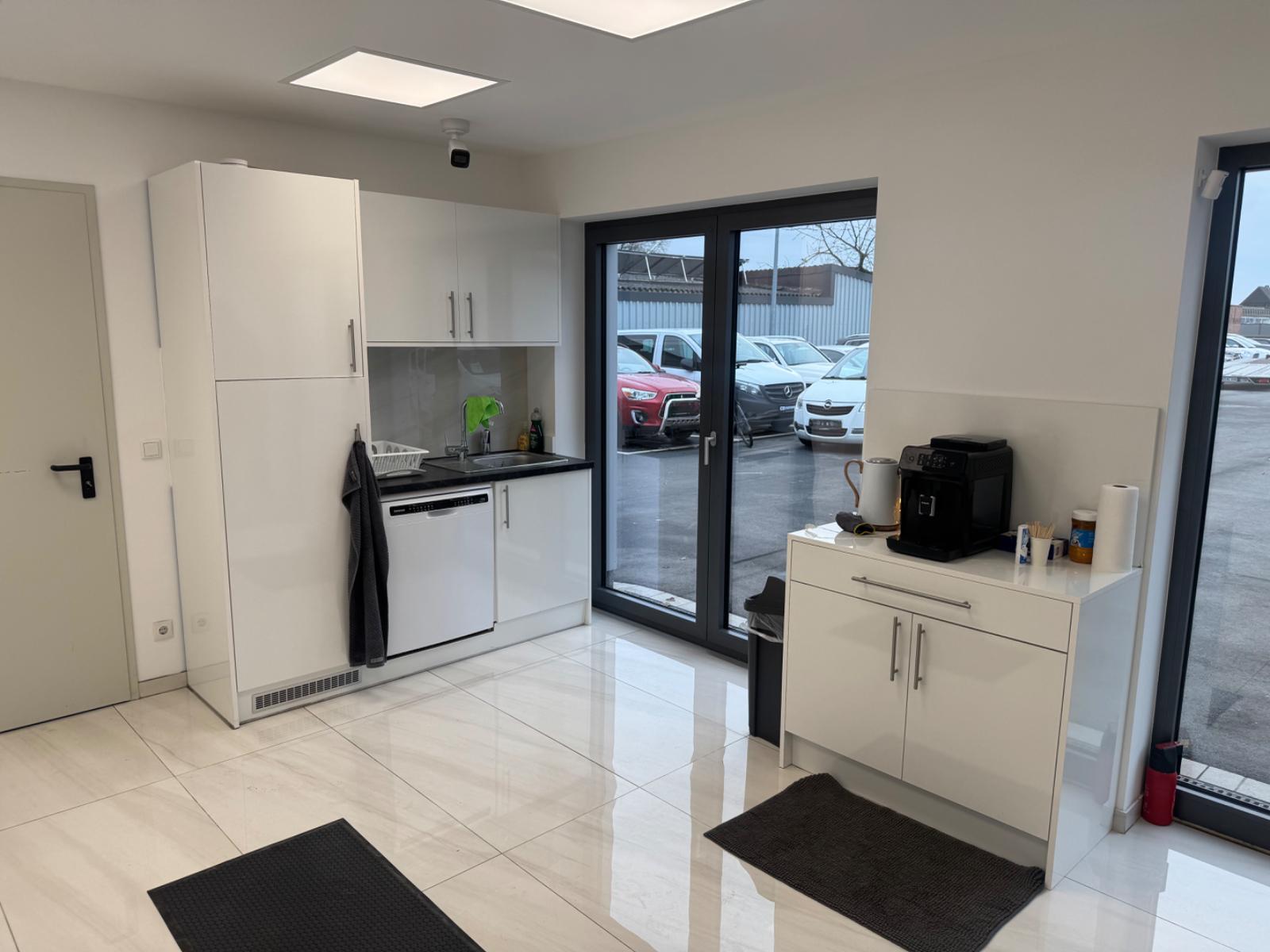 showroom-image-bottom