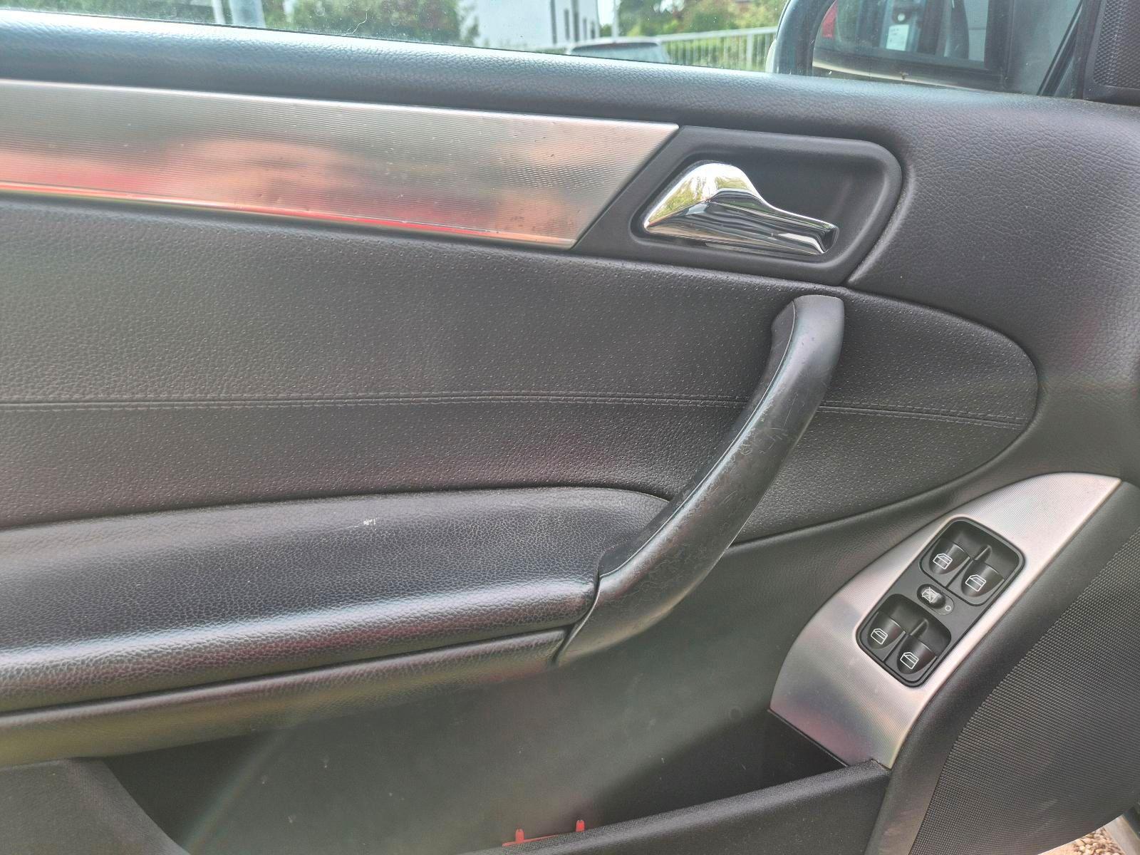 Mercedes-Benz C230 2007 — photo 7