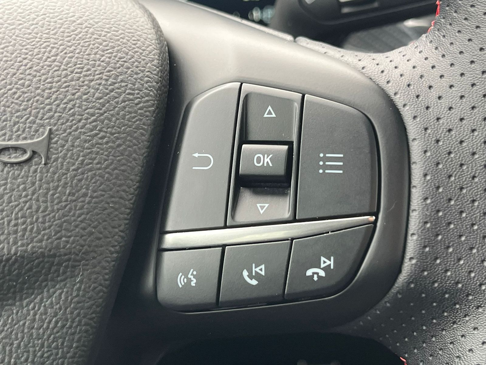 Fahrzeugabbildung Ford Focus 1.0 ST-Line X MATRIX*B&amp;O*ACC*KAM*APP*LHZ