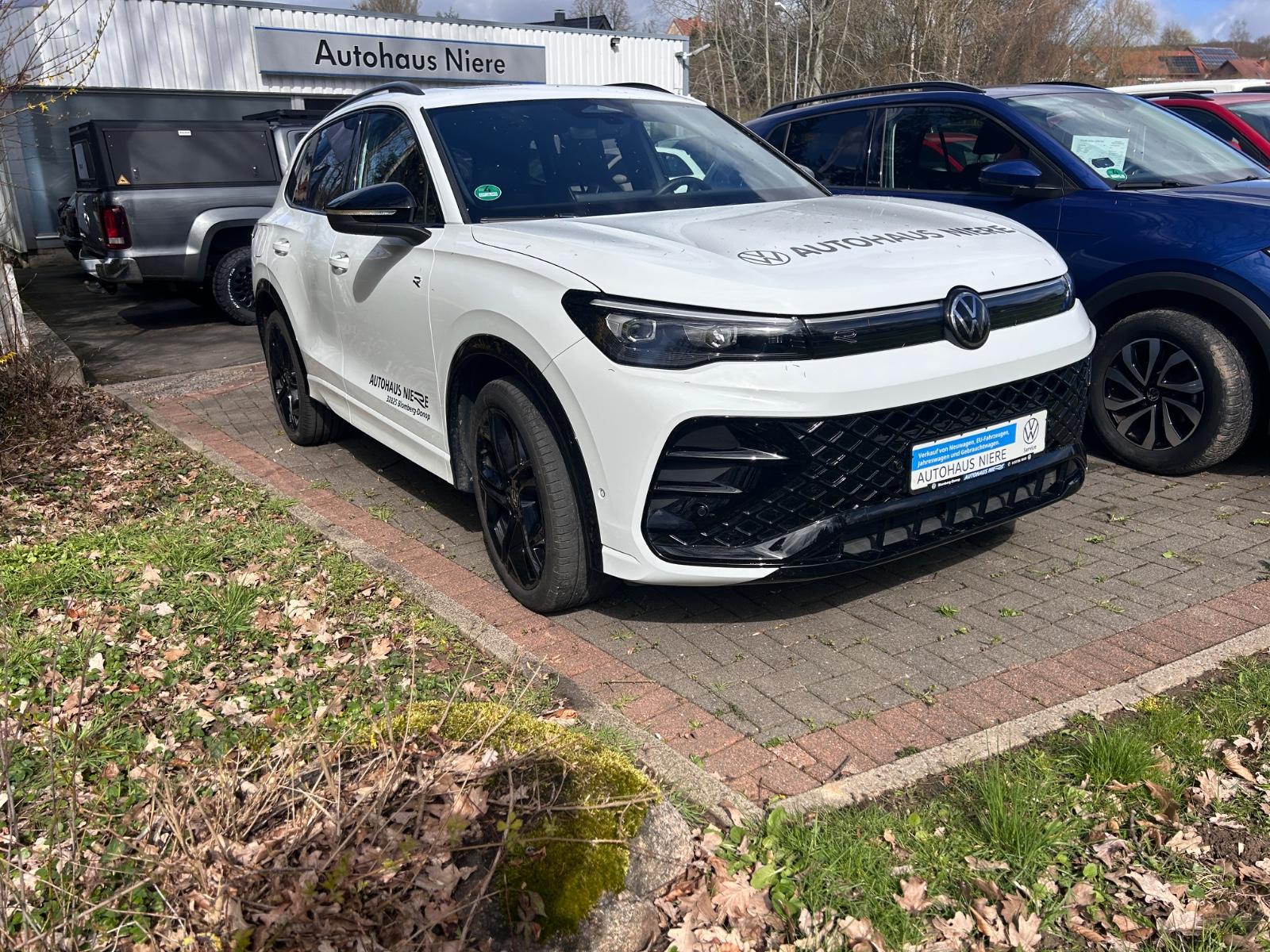 Volkswagen Tiguan 1.5 eTSI R-Line AHK Pano 20"