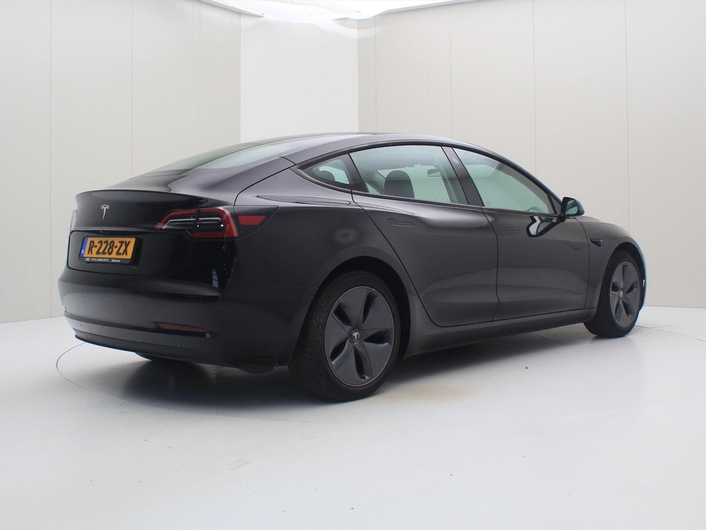 Tesla Model 3 Standard RWD Plus FACELIFT [ AMD RYZEN+L imagem 2