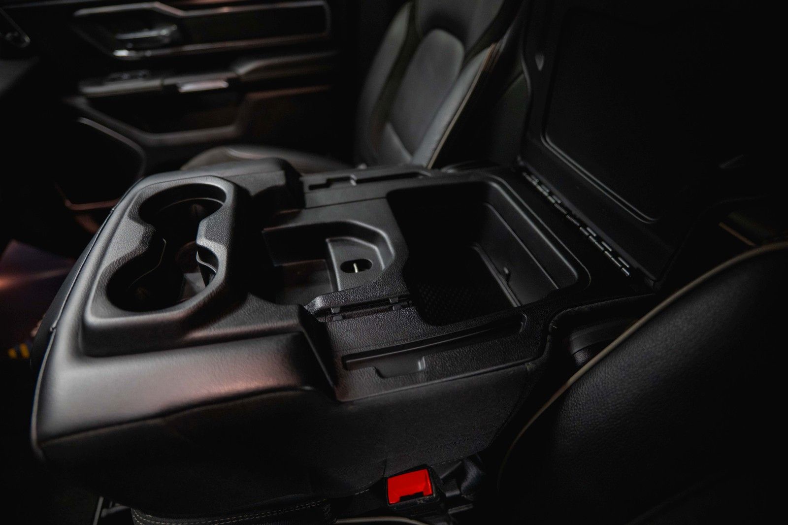 Fahrzeugabbildung Dodge RAM 5.7 V8 HEMI 4x4 LARAMIE Offroad Night LED