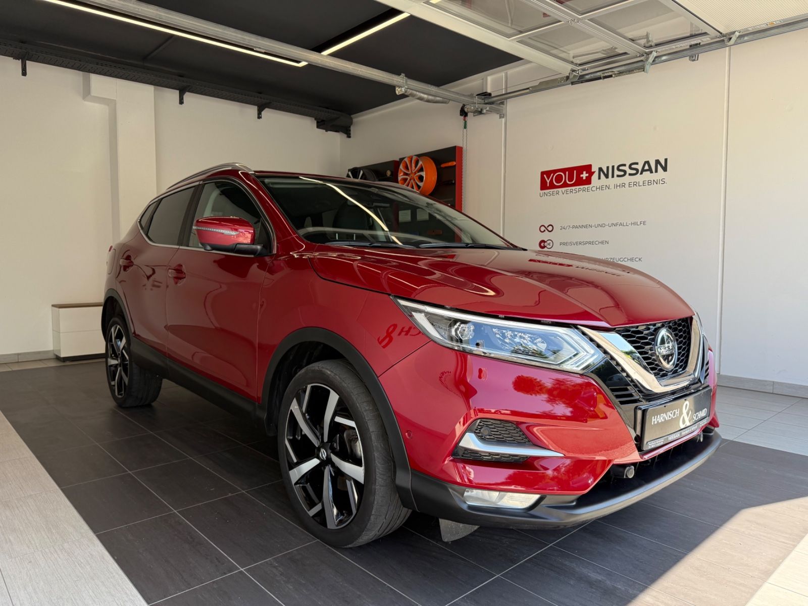 Fahrzeugabbildung Nissan Qashqai Tekna 4x4 - BOSE, 360°, BFS