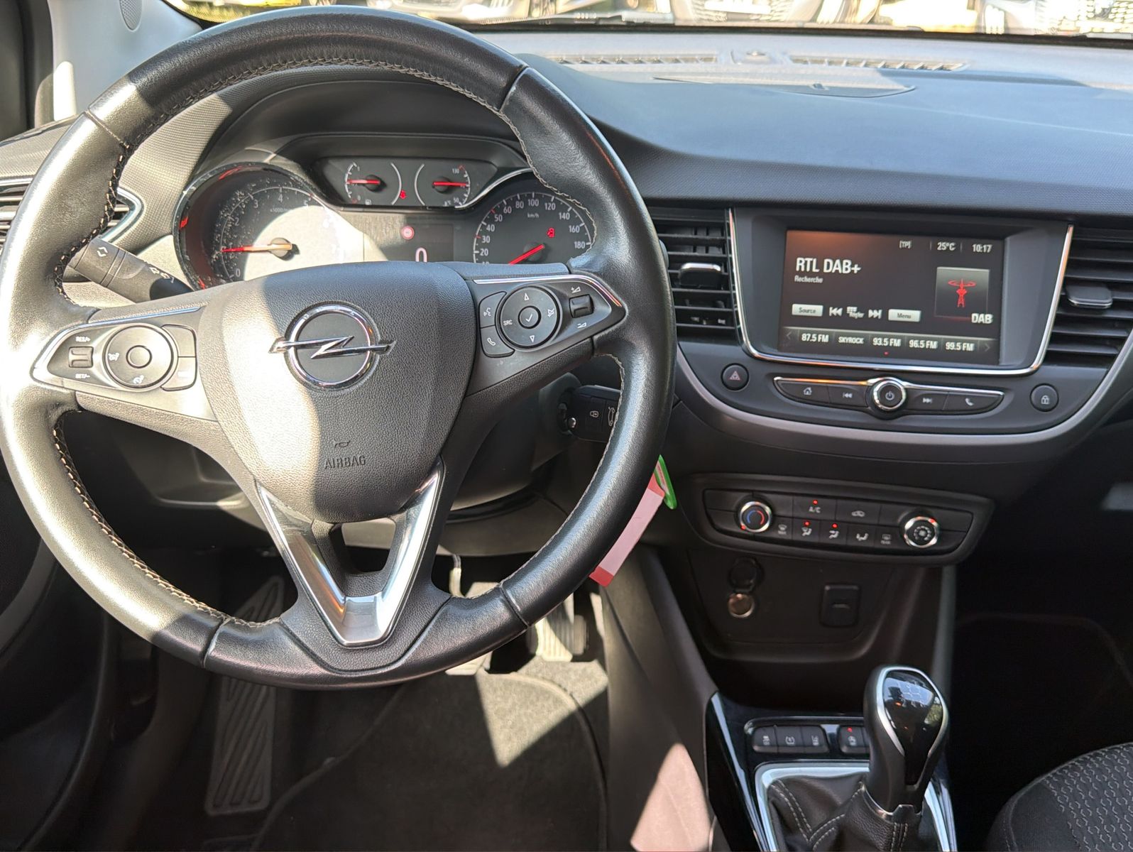 Fahrzeugabbildung Opel Crossland X Edition - 61 kW - Tempomat
