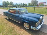 Mercedes-Benz 220 - blaue Mercedes-Benz 220