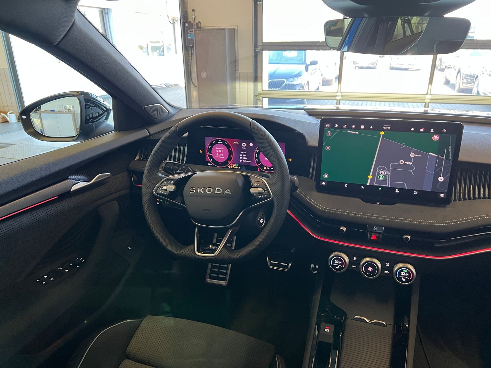 Fahrzeugabbildung SKODA Superb Combi Sportline 2.0 TDI DSG 4x4 *AHK, LED