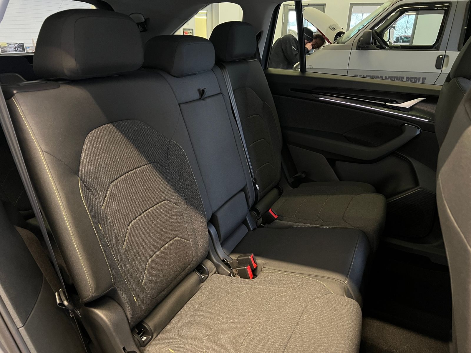Fahrzeugabbildung SKODA Kodiaq Selection 2.0 TDI DSG *AHK, 7 Sitze, Pano