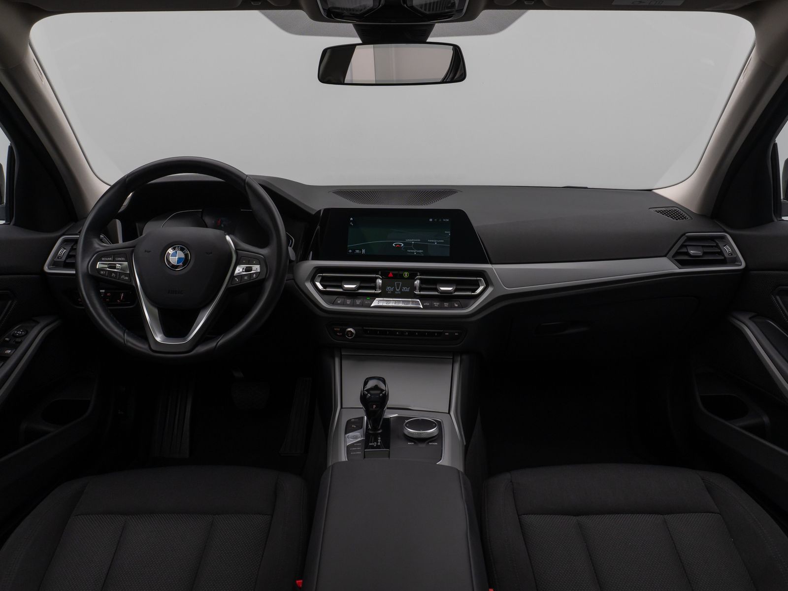 Fahrzeugabbildung BMW 320d xD  Glasdach Kamera DAB Geschwindigkeitsreg