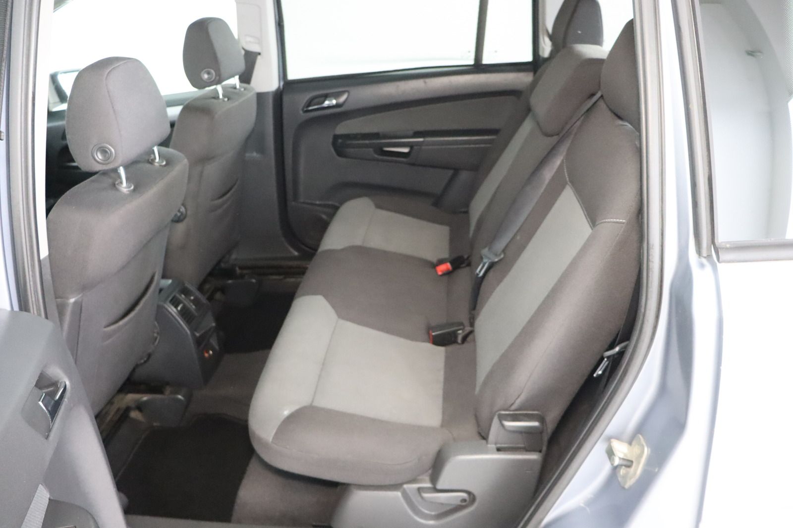 Fahrzeugabbildung Opel Zafira B Klimaautomatik Edition