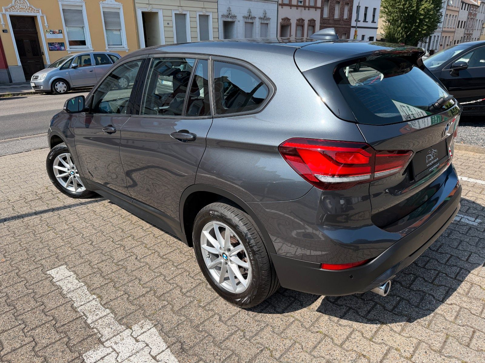 Fahrzeugabbildung BMW X1 xDrive 20 d 1.HD HUD AHK AUTOMATIK LED KAMERA