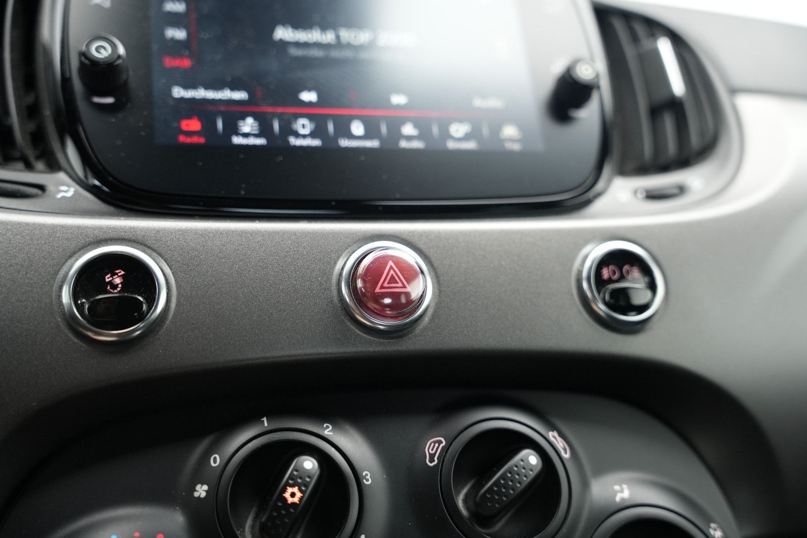 Fahrzeugabbildung Fiat Abarth 500 595 *BeatsAudio*SportsitzeAbarth*PDC*