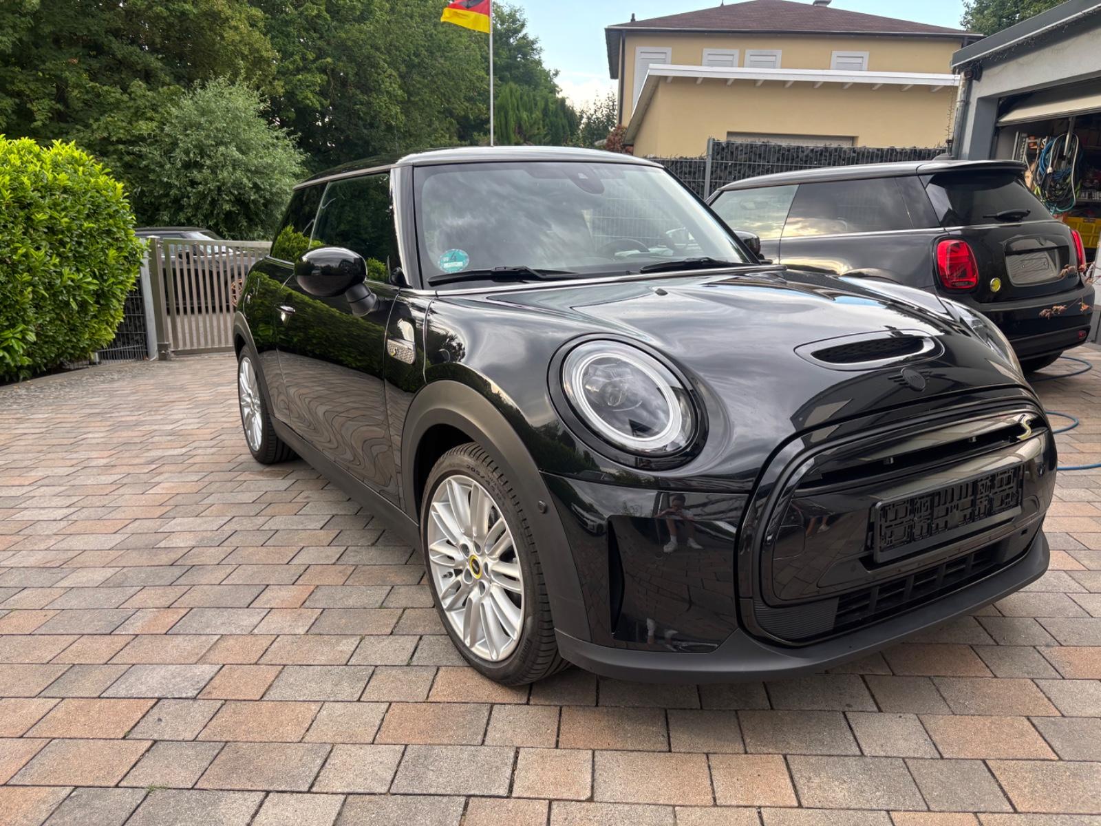 MINI Cooper SE Punch Pano HUD H/K Navi LH Kam