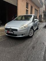 Fiat Grande Punto 1.3 MJT 90 CV 5 porte - Fiat Grande Punto mit Diesel-Antrieb: 1.9