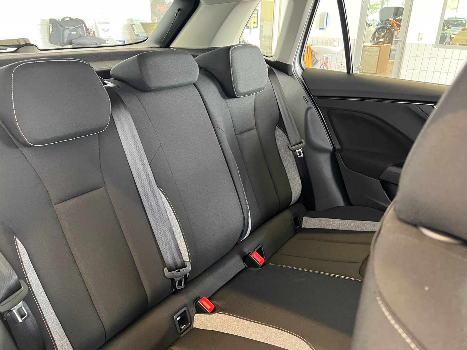 Fahrzeugabbildung SKODA Kamiq Tour 1.5 TSI DSG *Matrix-LED, Frontscheibe