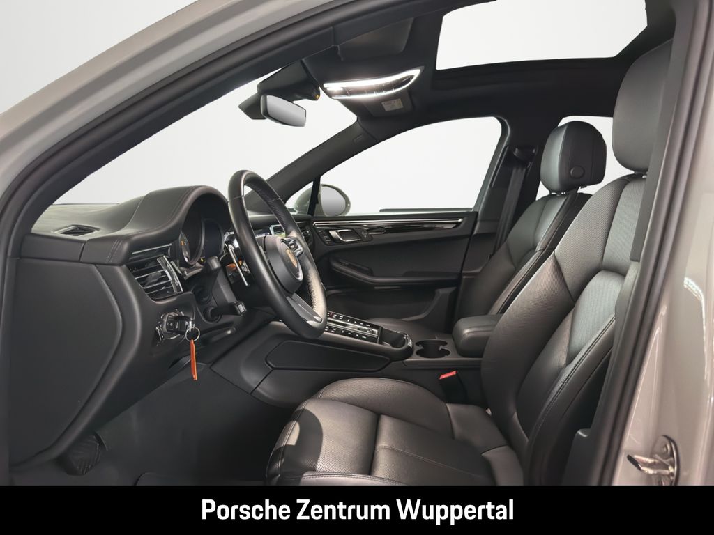 PORSCHE Macan 2023
