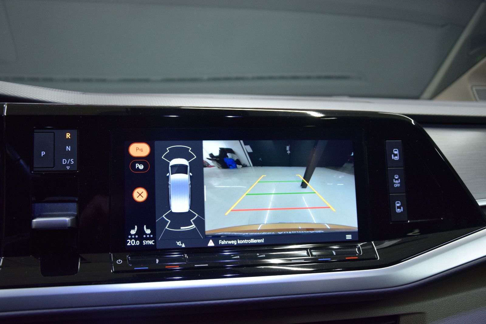 Fahrzeugabbildung Volkswagen T7 Multivan Style Lang Pano HuD h&k Memory AHK