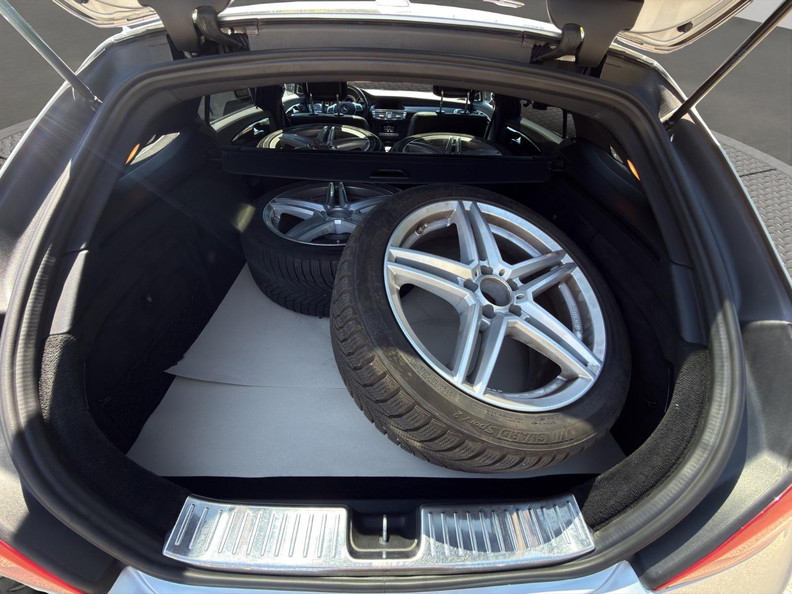 Mercedes CLS 350 Shooting Brake V6 306 ch • AMG • Harman Kardon • Toit ouvrant • Distronic