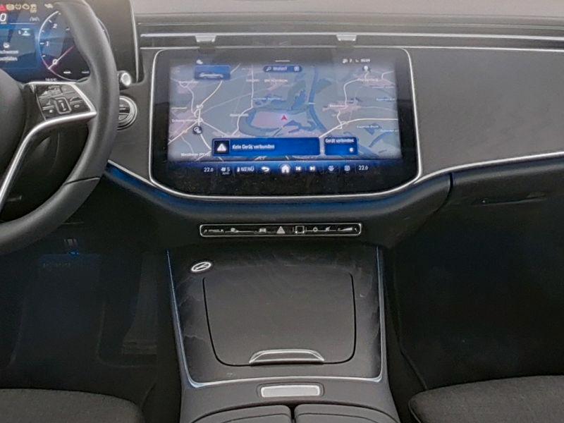 Mercedes-Benz E 220 T d , AVANTGARDE AHK DISTR KAMERA SPUR