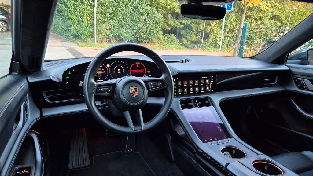 PORSCHE Taycan 2020