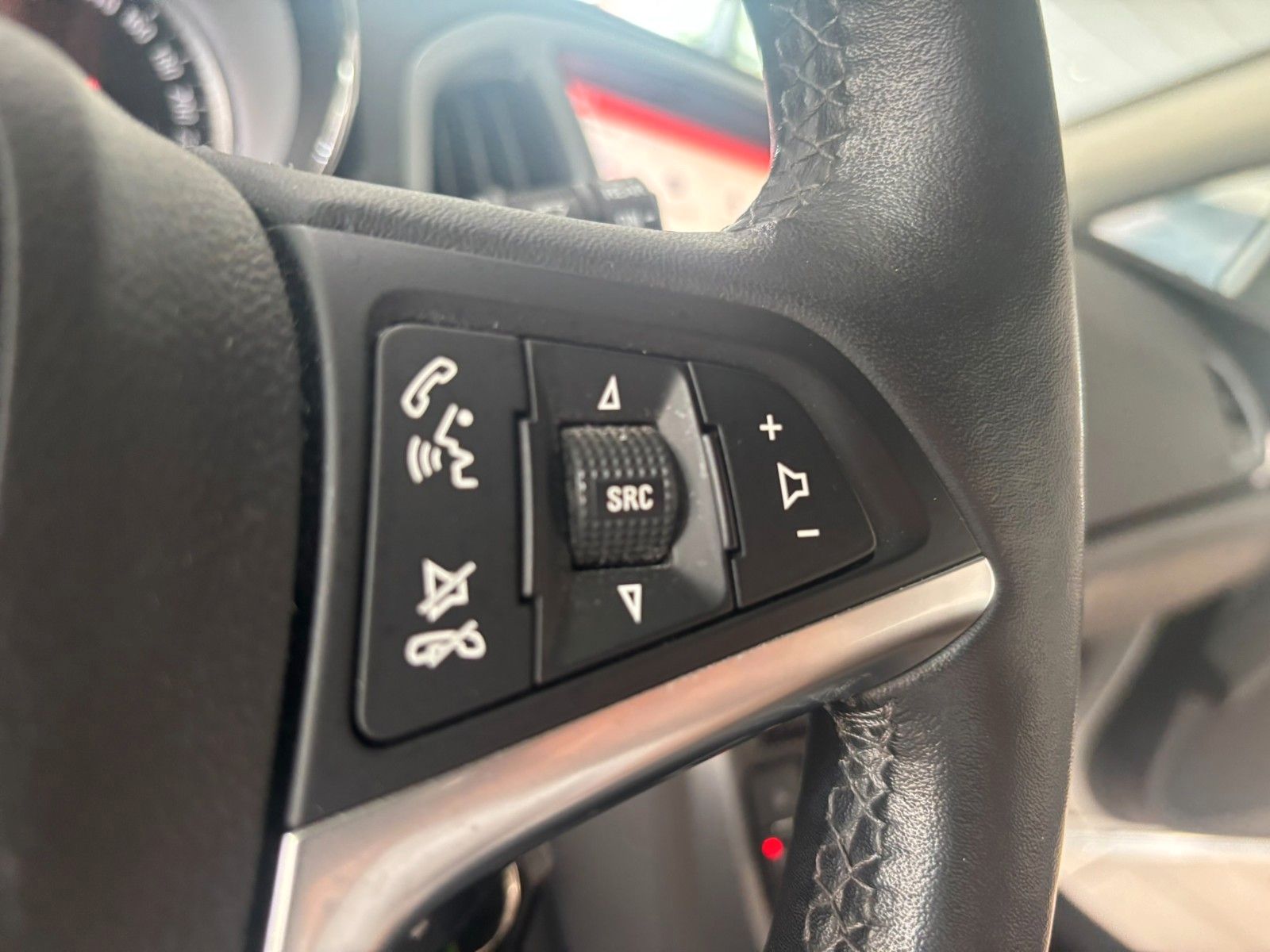 Fahrzeugabbildung Opel Astra J ST 1.4T Edition AHK/ALLWETTER/SHZ/NAVI