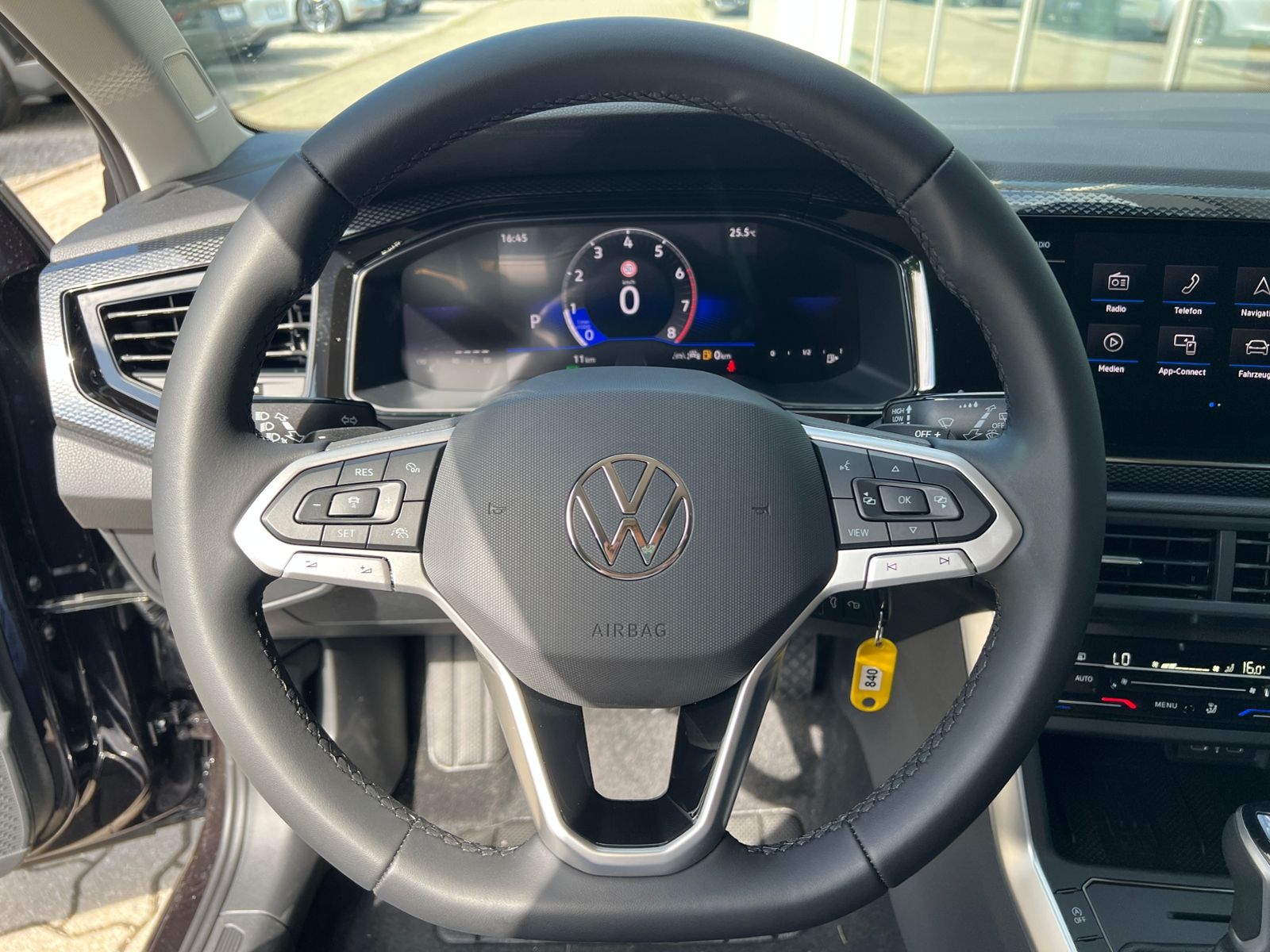 Fahrzeugabbildung Volkswagen Polo Life 1.0 TSI DSG *LED, ACC, Ready2Discover,