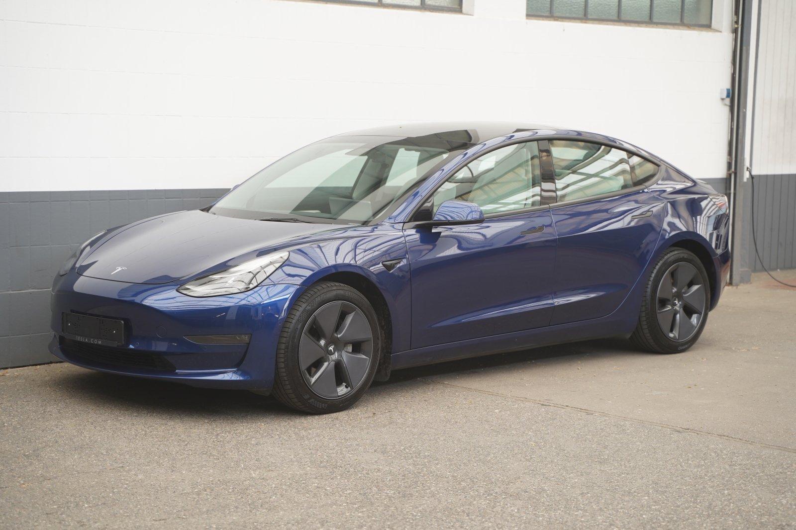 Tesla Model 3 Long Range AWD  *innen weiß*