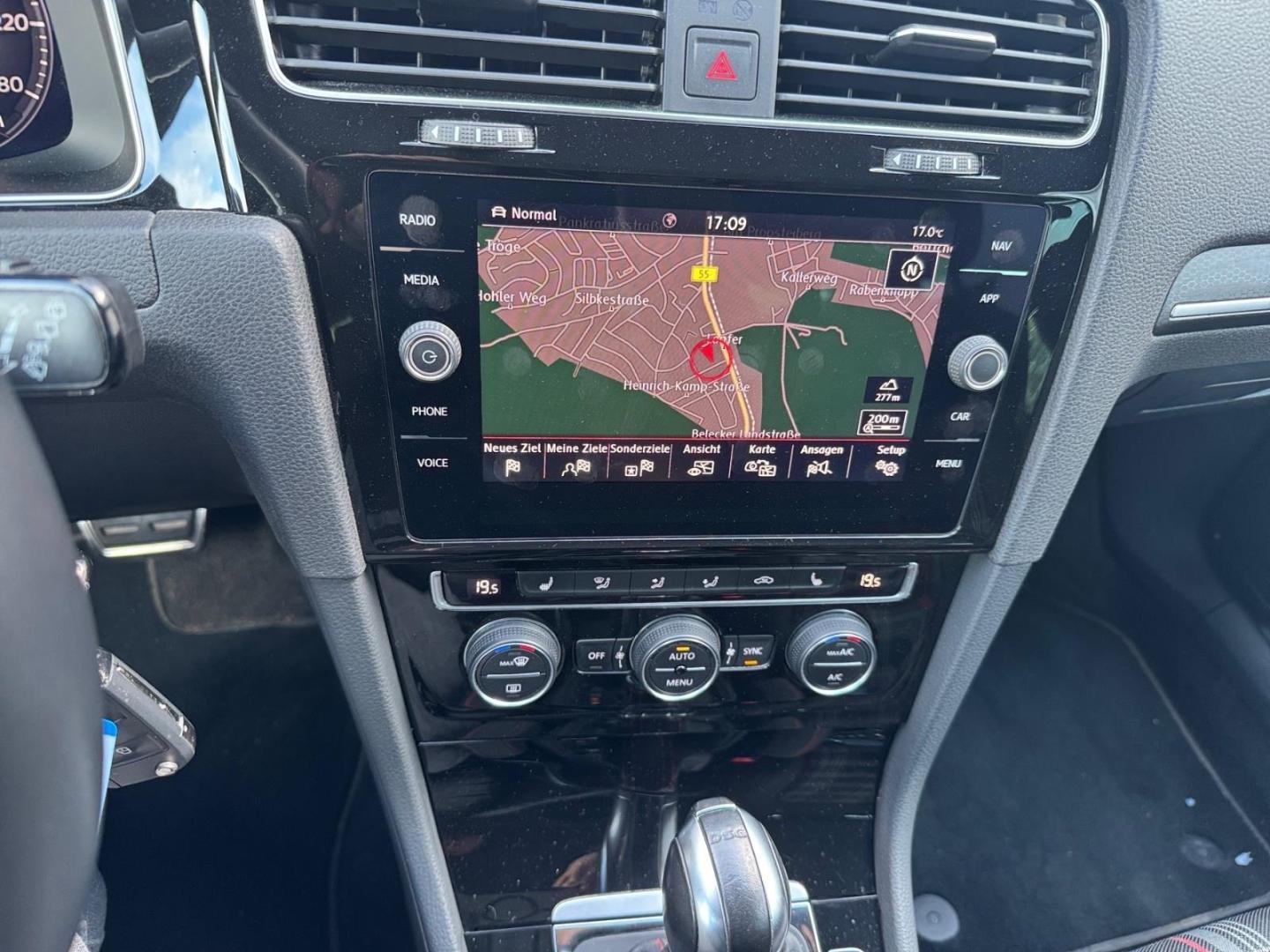 Volkswagen Golf VII GTI Performance 2.0 TSI DSG AHK Navi DC