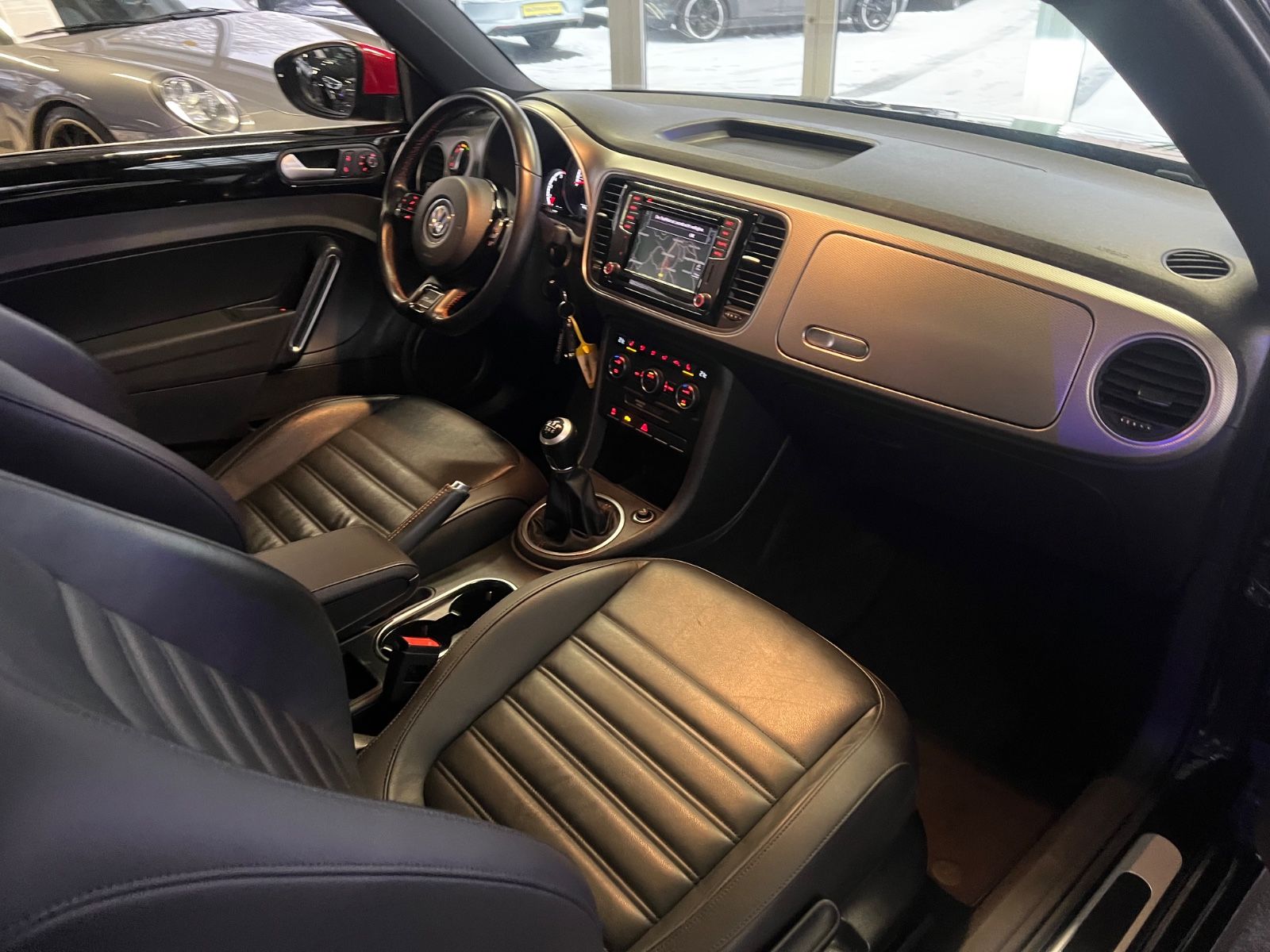 Fahrzeugabbildung Volkswagen Beetle Lim. 2.0 TDI Club R line SONDERMODEL*