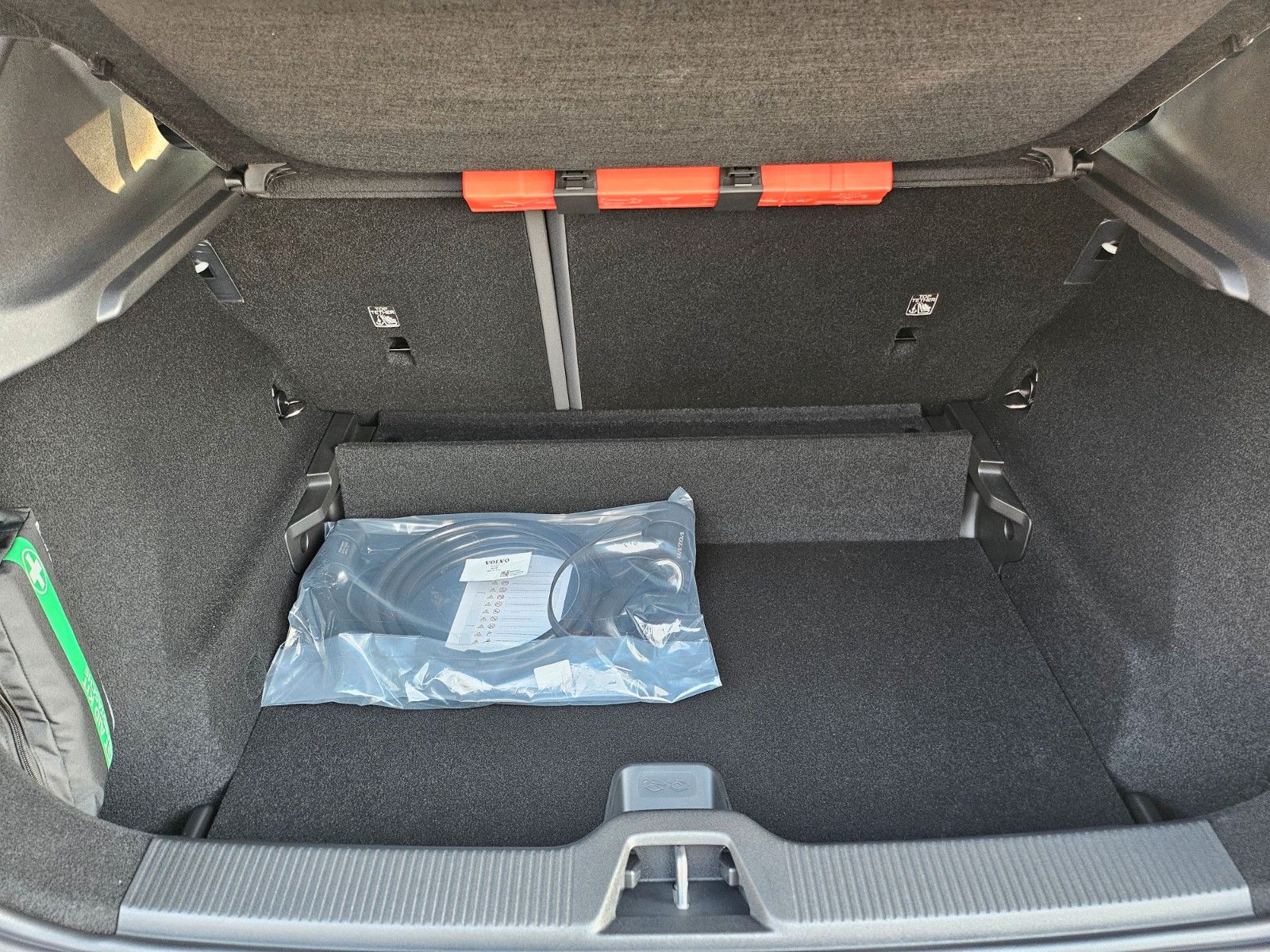 Fahrzeugabbildung Volvo EX30 Plus 2WD Pure Electric