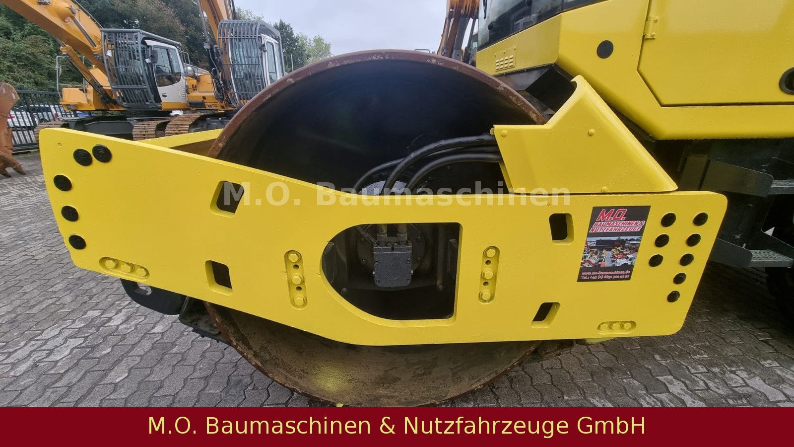 Fahrzeugabbildung BOMAG BW 213 D-4 Walzenzug
